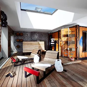 https://25hours-hotel-altes-hafenamt.hamburg-hotels-de.com